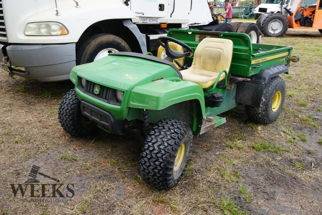 Main image John Deere Gator 4x4