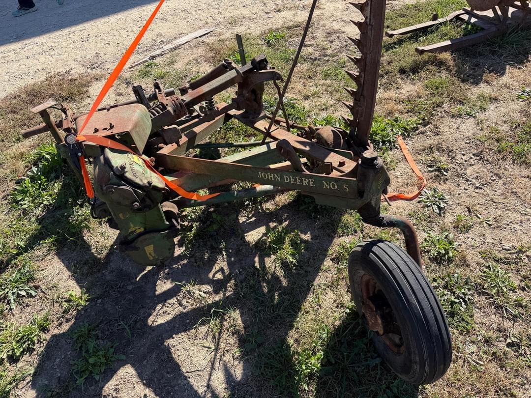 Image of John Deere 5 Image 1