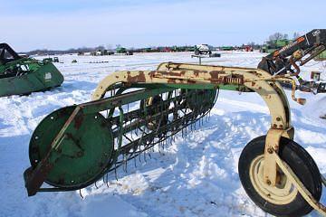 Image of John Deere 64 equipment image 2