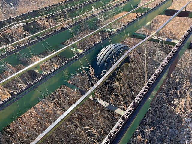 Image of John Deere 200 equipment image 3