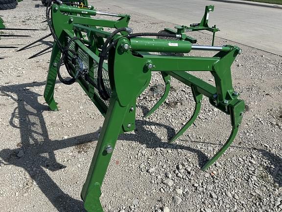 Image of John Deere Grapple equipment image 2