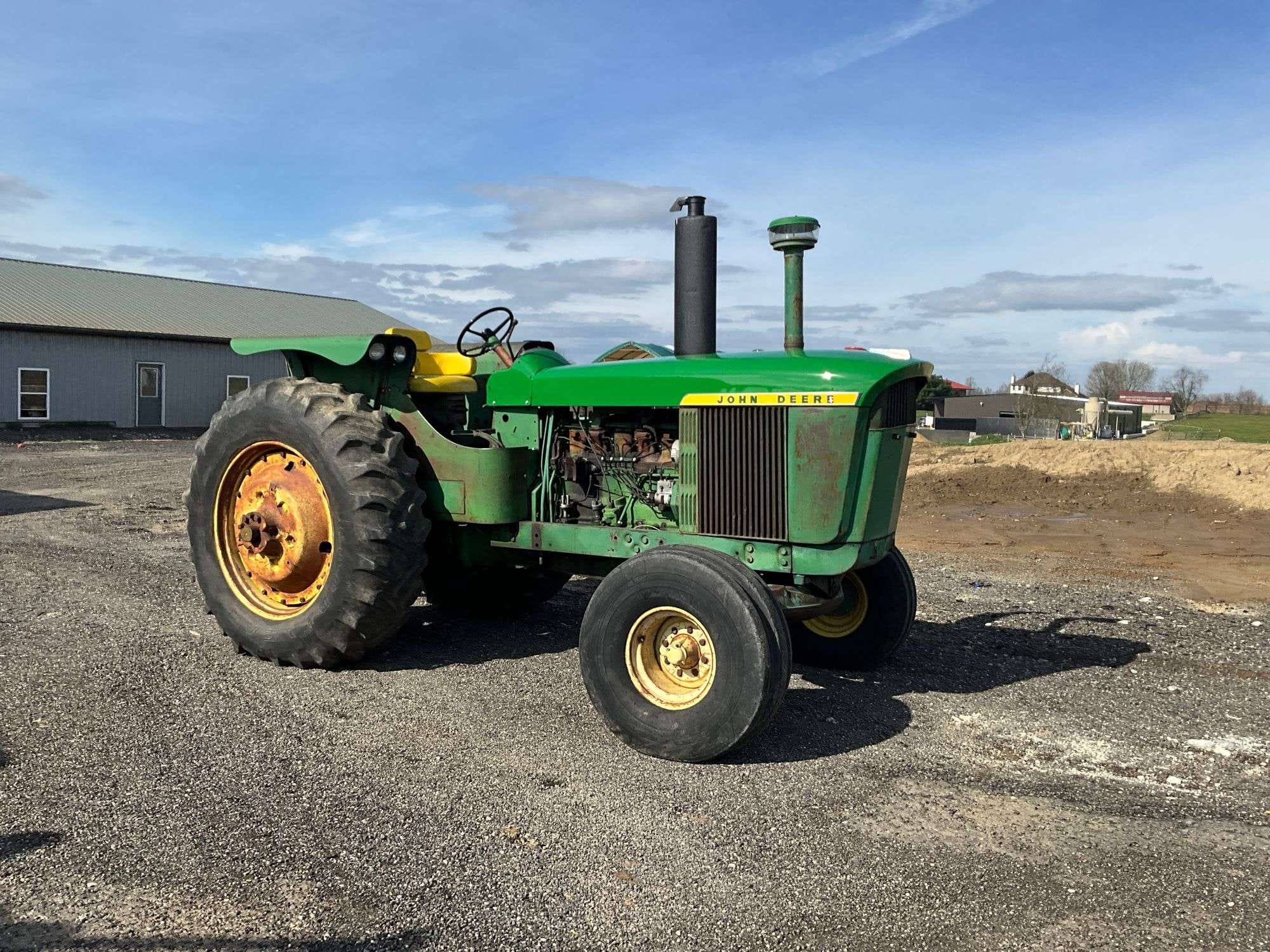 John Deere 5020 Equipment Image0