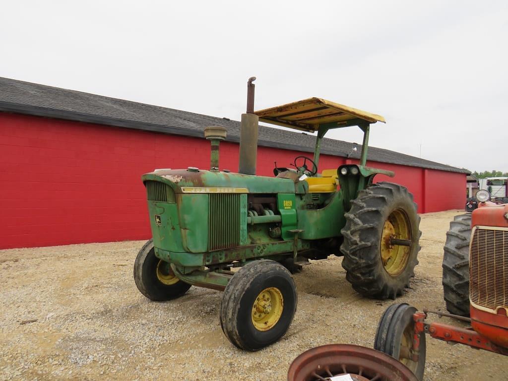Image of John Deere 5020 Primary image