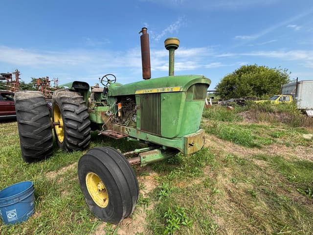 Image of John Deere 5020 equipment image 2