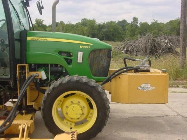 Image of John Deere 5093E equipment image 3