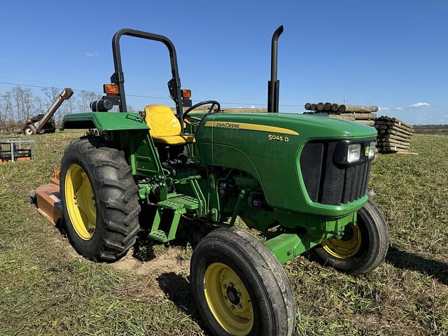 Image of John Deere 5045D equipment image 2