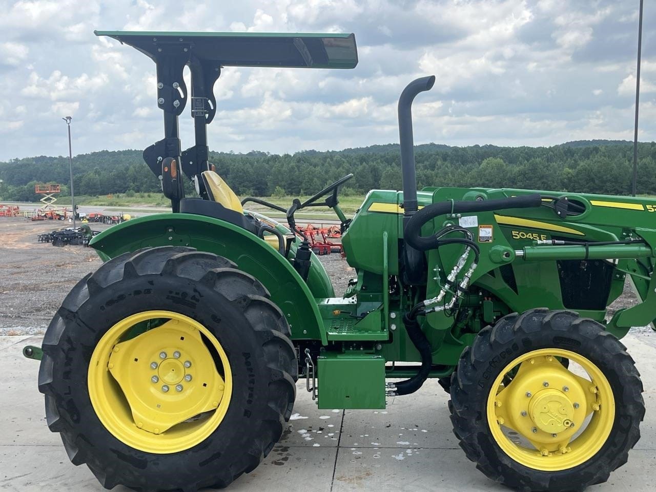 2020 John Deere 5045E Equipment Image0