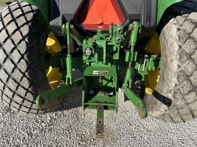 Image of John Deere 5045E equipment image 2