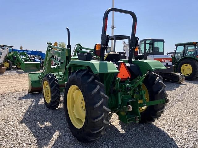 Image of John Deere 5045E equipment image 3