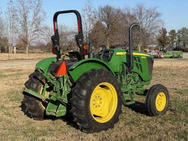 Image of John Deere 5045E equipment image 3