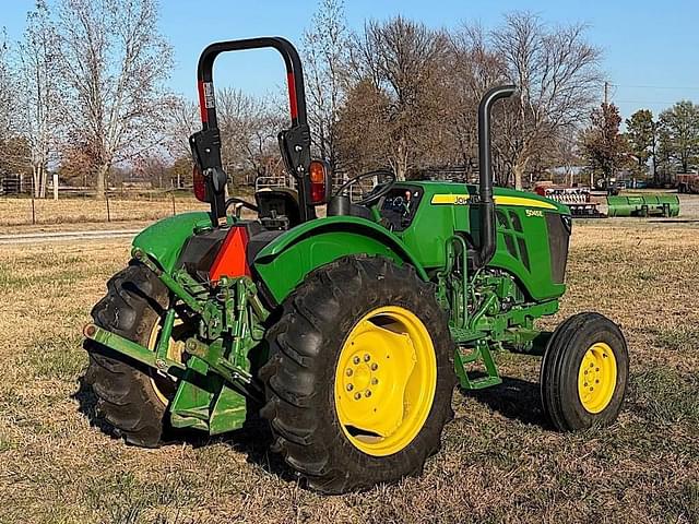 Image of John Deere 5045E equipment image 3