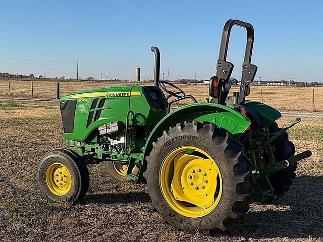 Image of John Deere 5045E equipment image 2