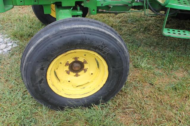 Image of John Deere 5045E equipment image 3