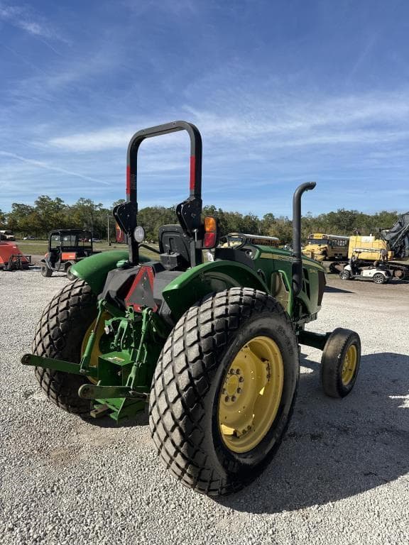 Image of John Deere 5045E equipment image 3