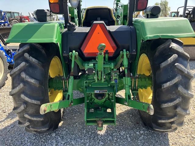 Image of John Deere 5045E equipment image 4