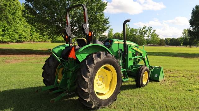 Image of John Deere 5045E equipment image 2