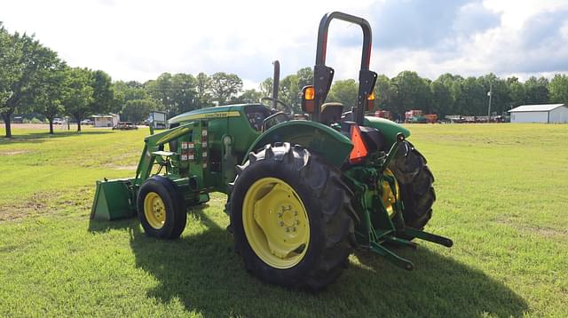 Image of John Deere 5045E equipment image 4
