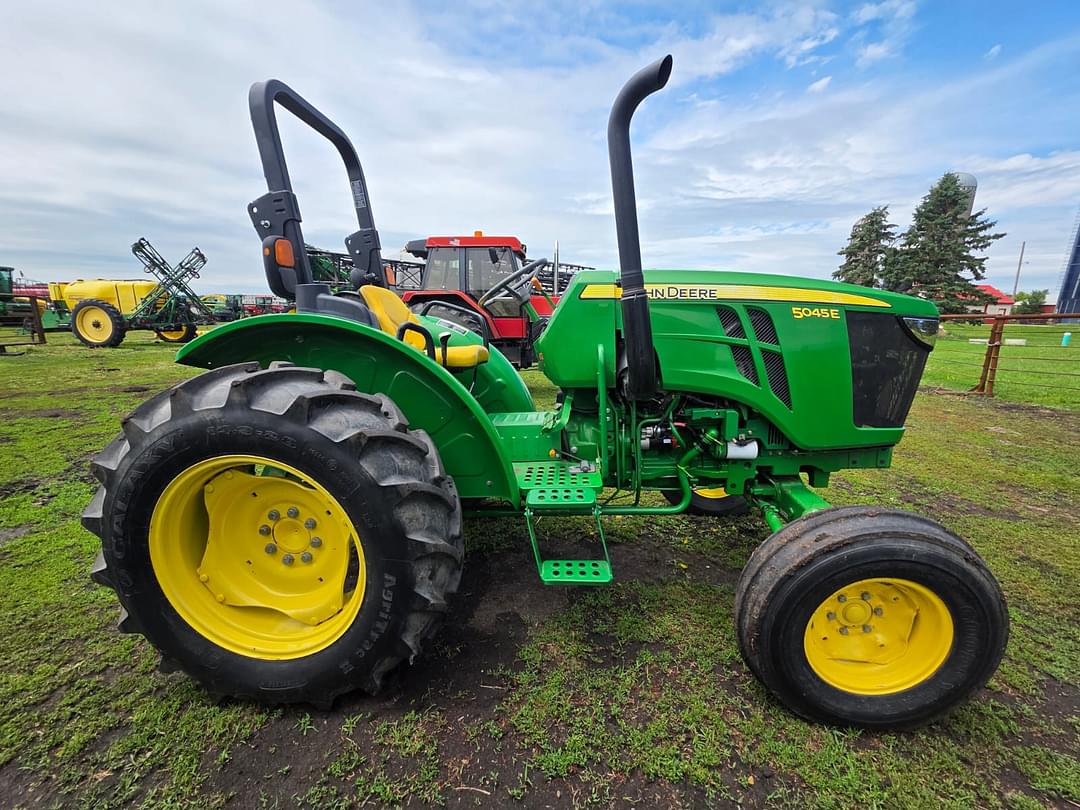 Image of John Deere 5045E Primary image