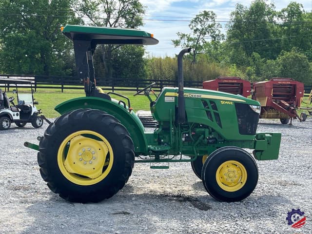 Image of John Deere 5045E equipment image 4