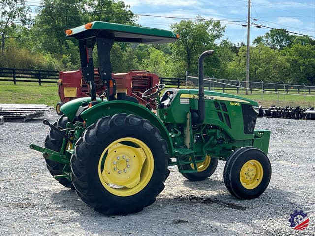 Image of John Deere 5045E equipment image 3