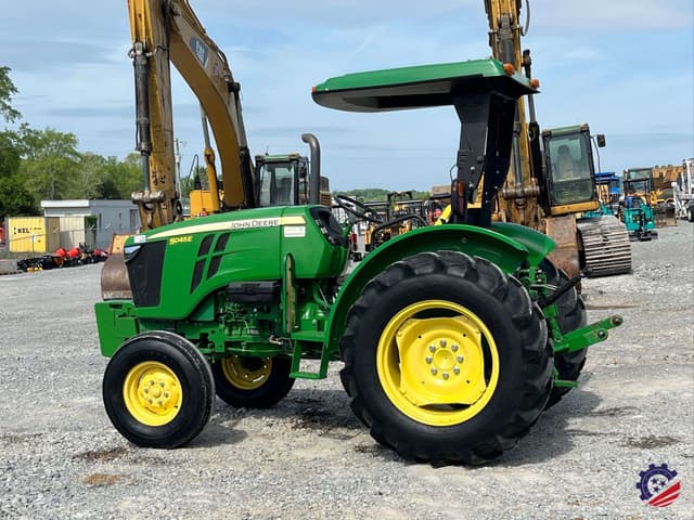 Image of John Deere 5045E equipment image 2