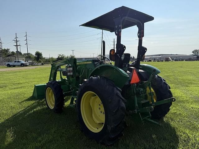 Image of John Deere 5045E equipment image 4