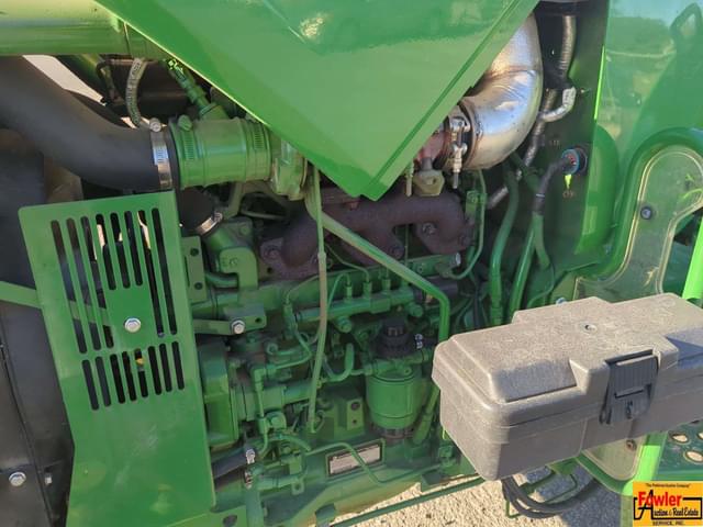 Image of John Deere 5045E equipment image 3