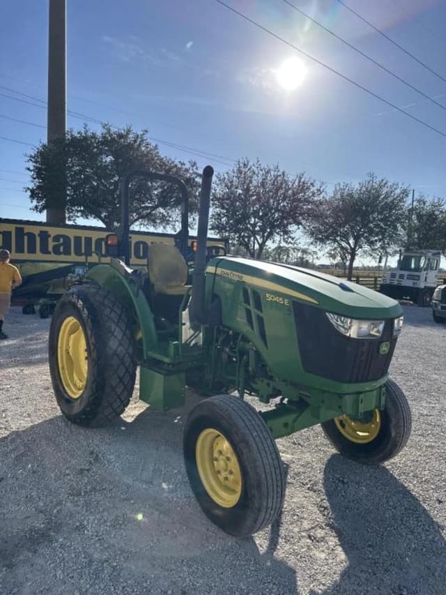 Image of John Deere 5045E equipment image 4