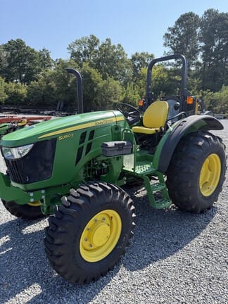 John Deere 5050E Equipment Image0