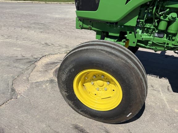 Image of John Deere 5050E equipment image 1