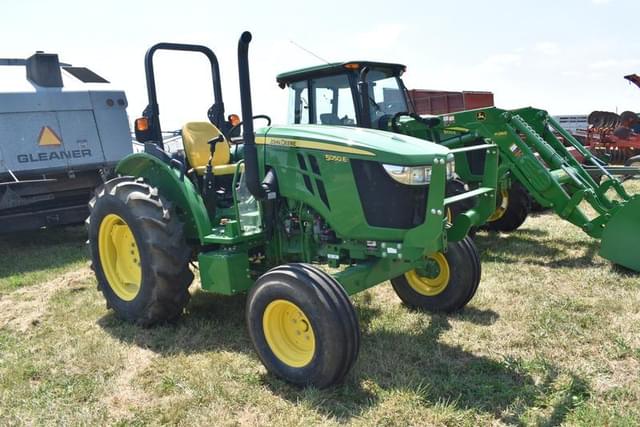 Image of John Deere 5050E equipment image 2