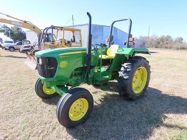 Image of John Deere 5055D equipment image 2