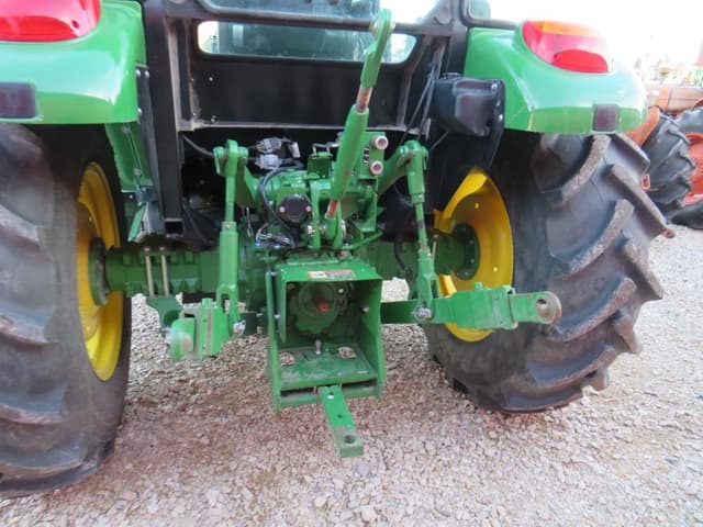 Image of John Deere 5055E equipment image 3