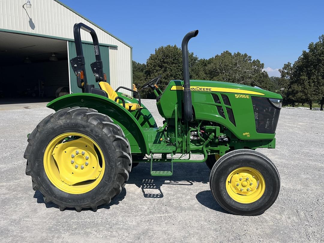 Image of John Deere 5055E Primary image