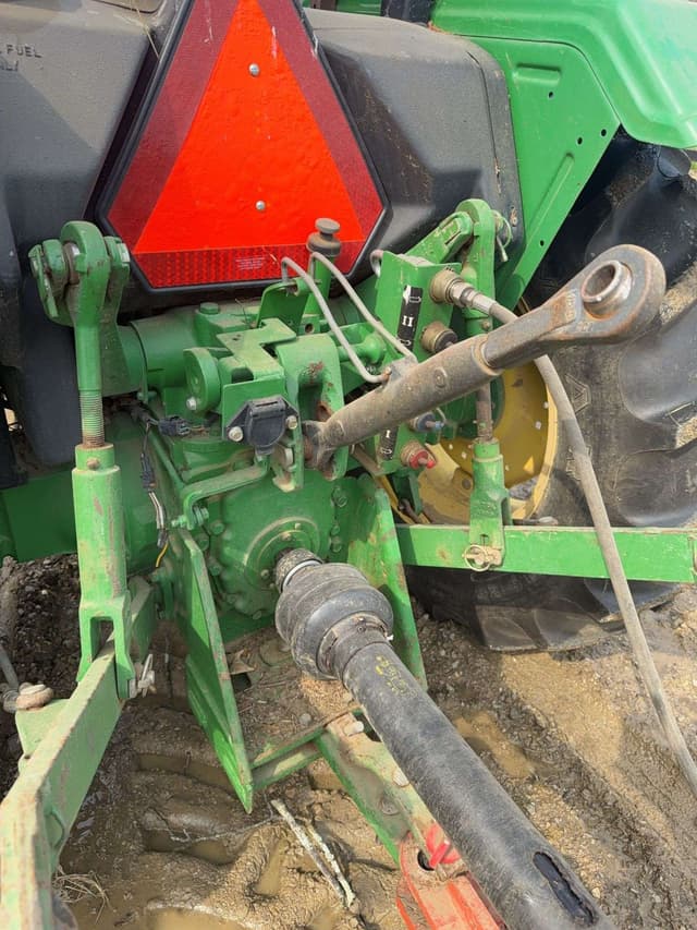 Image of John Deere 5055E equipment image 3