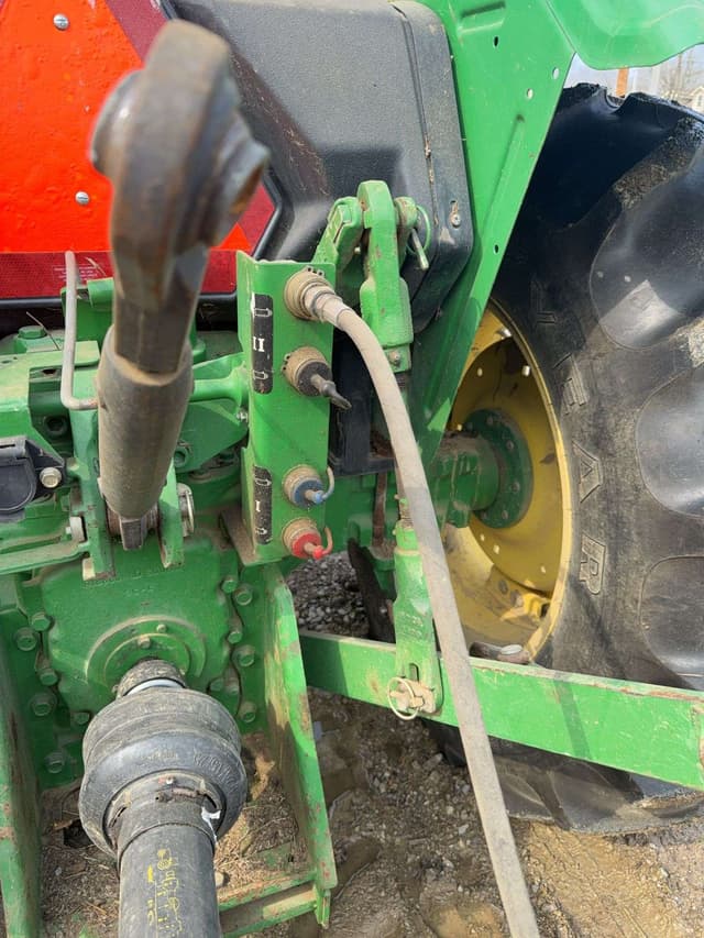 Image of John Deere 5055E equipment image 4