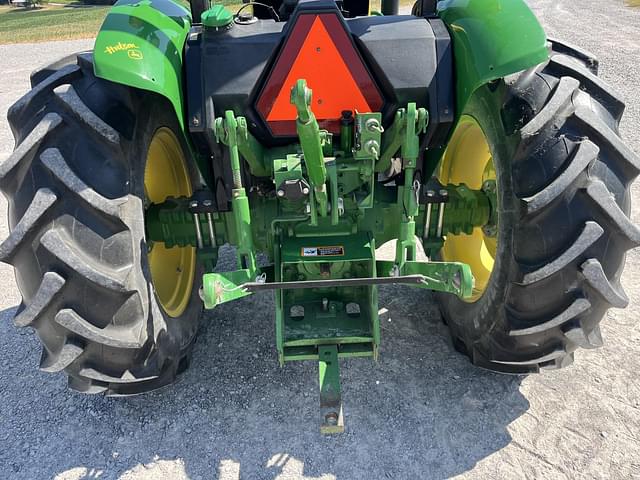 Image of John Deere 5055E equipment image 2