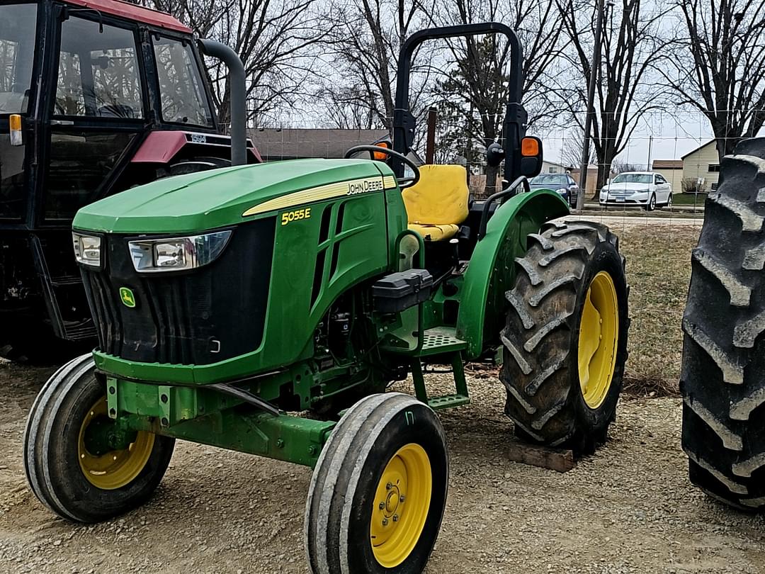 Image of John Deere 5055E Primary image