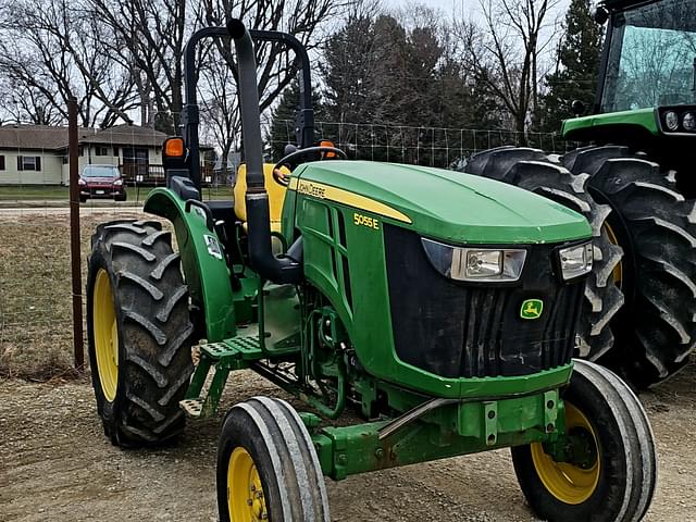 Image of John Deere 5055E equipment image 2