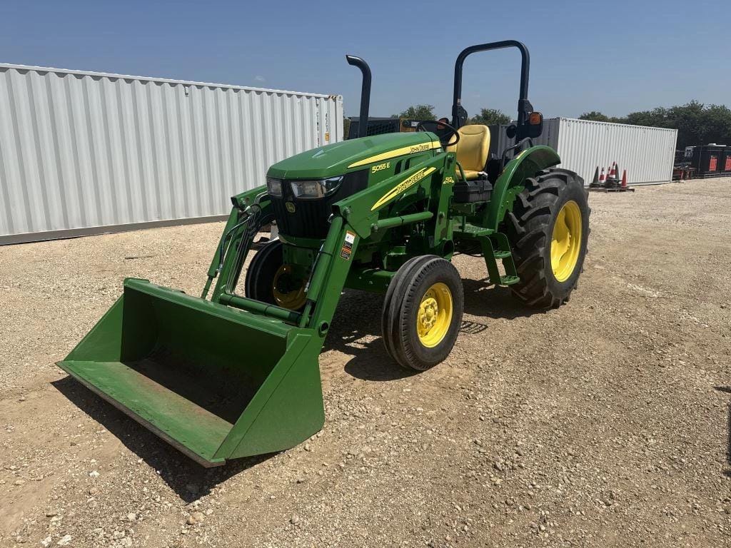 John Deere 5055E Equipment Image0
