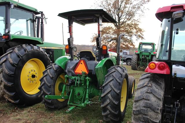 Image of John Deere 5055E equipment image 4