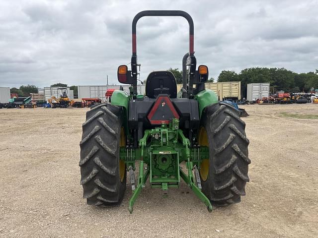 Image of John Deere 5055E equipment image 3