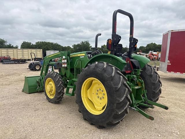 Image of John Deere 5055E equipment image 2
