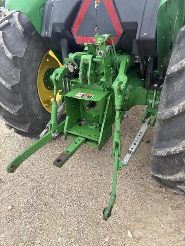 Image of John Deere 5055E equipment image 4