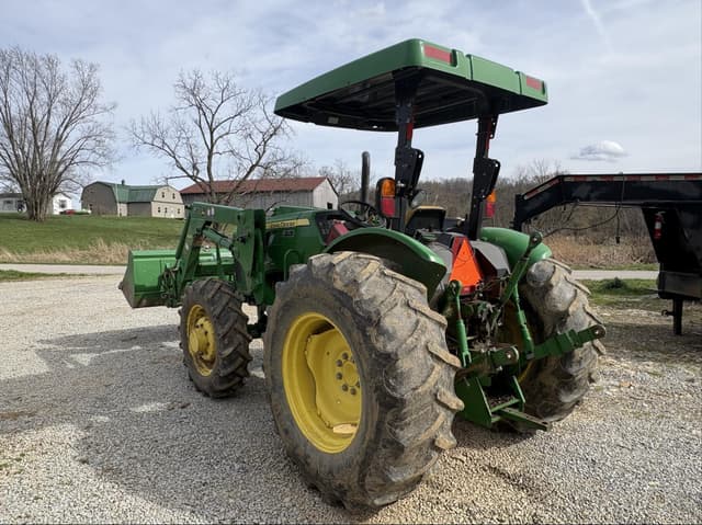 Image of John Deere 5055E equipment image 3