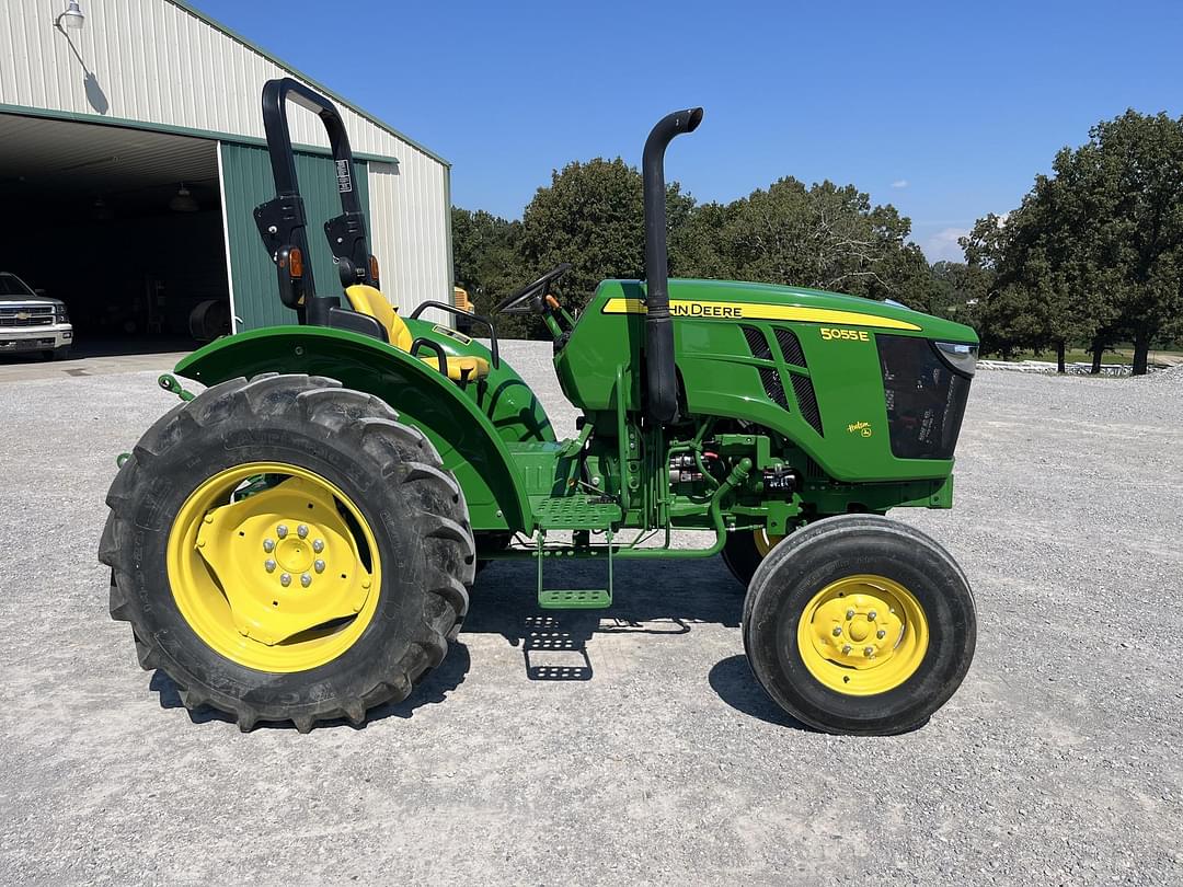 Image of John Deere 5055E Primary image