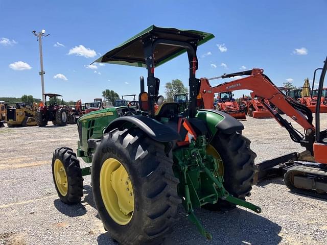 Image of John Deere 5055E equipment image 3