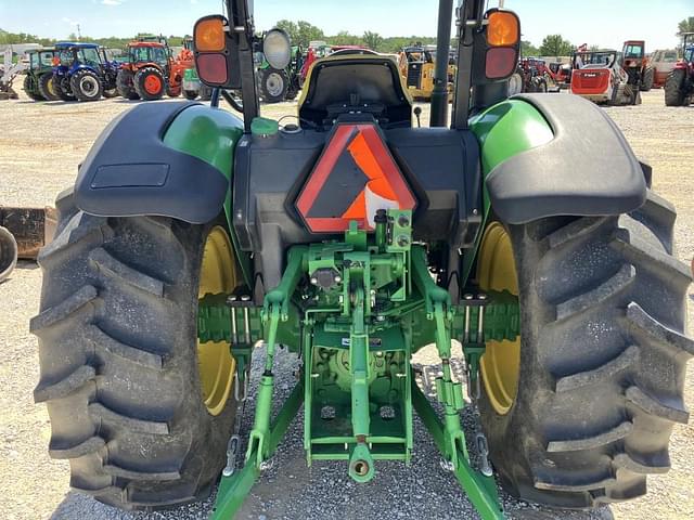 Image of John Deere 5055E equipment image 4
