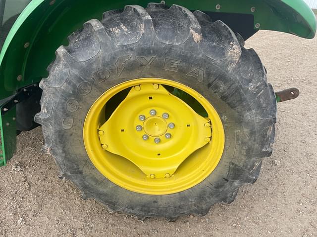 Image of John Deere 5055E equipment image 1