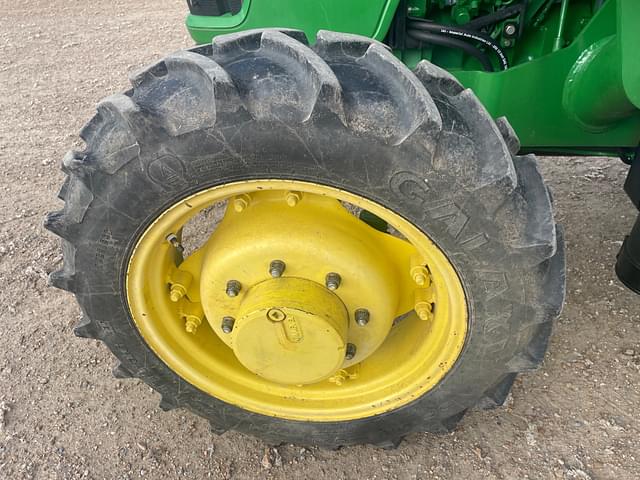 Image of John Deere 5055E equipment image 2